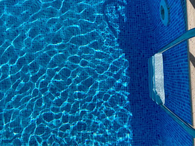 azulejos para interior de piscinas