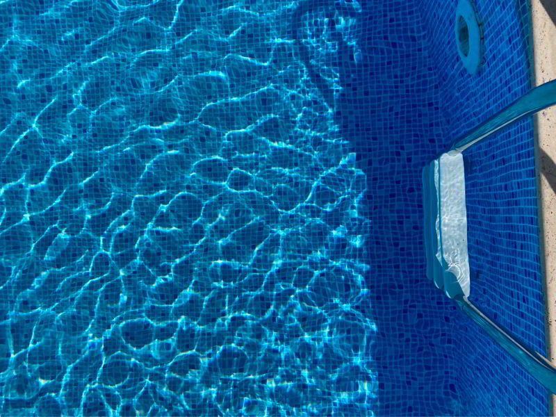 azulejos para interior de piscinas