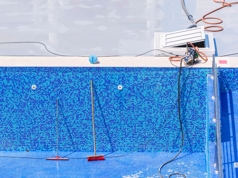 como-reparar-piscina-obra-portada